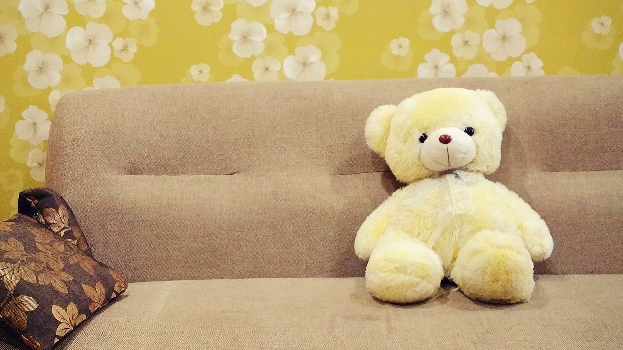 How to Keep the Summer-Sweaty-Smells from Seeping into your Furniture